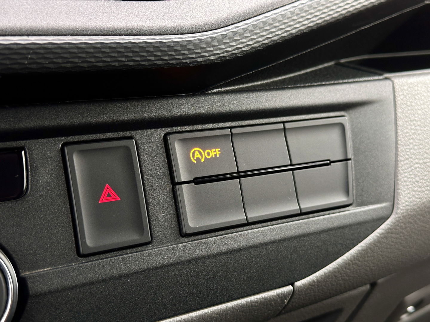 Volkswagen Transporter 2.0 TDI L2H1 DC 28 Economy Business | 5 Persoons | Apple Carplay | Android Auto | Origineel Nederlands | Parkeersensoren | Cruise Control | Airconditioning |