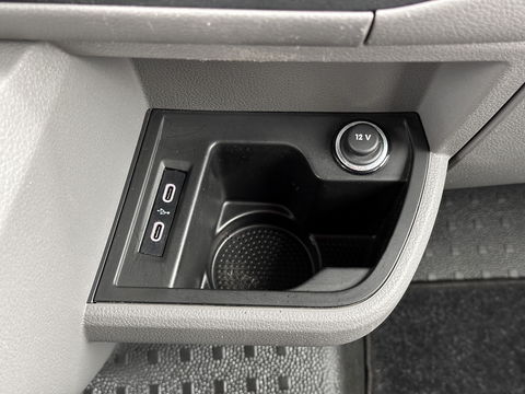 Volkswagen Transporter 2.0 TDI L2H1 DC 28 Economy Business | 5 Persoons | Apple Carplay | Android Auto | Origineel Nederlands | Parkeersensoren | Cruise Control | Airconditioning |