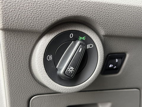 Volkswagen Transporter 2.0 TDI L2H1 DC 28 Economy Business | 5 Persoons | Apple Carplay | Android Auto | Origineel Nederlands | Parkeersensoren | Cruise Control | Airconditioning |