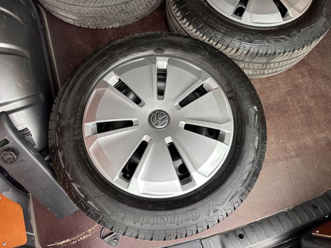 Volkswagen Transporter 2.0 TDI L2H1 DC 28 Economy Business | 5 Persoons | Apple Carplay | Android Auto | Origineel Nederlands | Parkeersensoren | Cruise Control | Airconditioning |