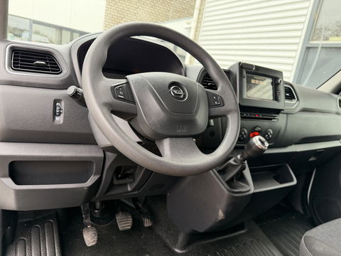 Opel Movano 2.3 Turbo 150pk L2H2 / vaste prijs rijklaar € 17.950 ex btw / lease vanaf € 302 / euro 6 / bpm vrij / airco / cruise / camera / imperial + trap / trekhaak 2500 kg !