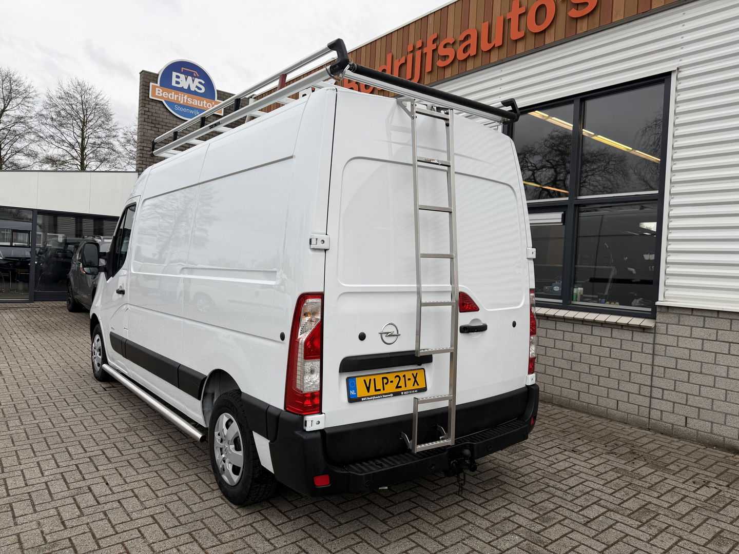 Opel Movano 2.3 Turbo 150pk L2H2 / vaste prijs rijklaar € 17.950 ex btw / lease vanaf € 302 / euro 6 / bpm vrij / airco / cruise / camera / imperial + trap / trekhaak 2500 kg !