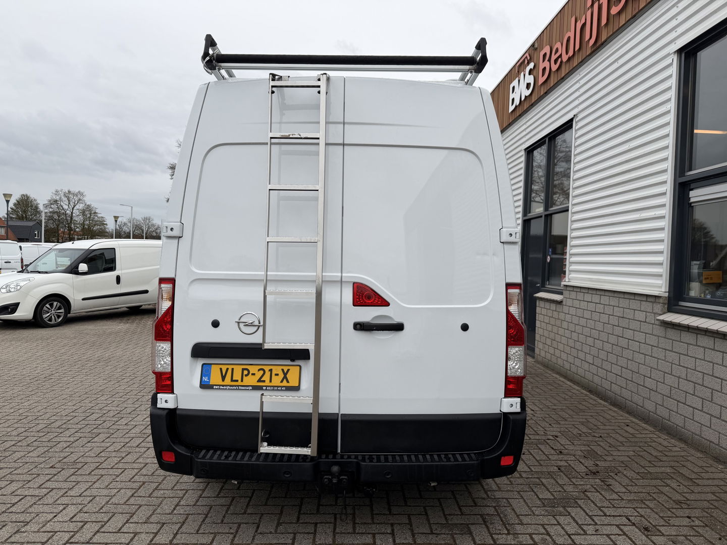 Opel Movano 2.3 Turbo 150pk L2H2 / vaste prijs rijklaar € 17.950 ex btw / lease vanaf € 302 / euro 6 / bpm vrij / airco / cruise / camera / imperial + trap / trekhaak 2500 kg !