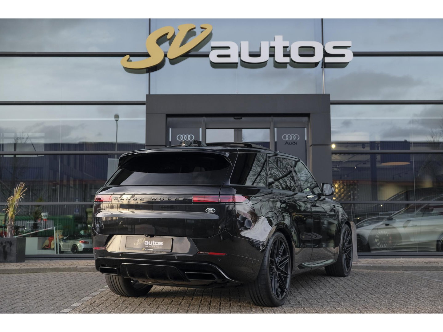Land Rover Range Rover Sport P510e 510pk First Edition Panoramadak 4-Wielsturing *BTW* *SOH 93%* HD-koplampen Vossen VOL!