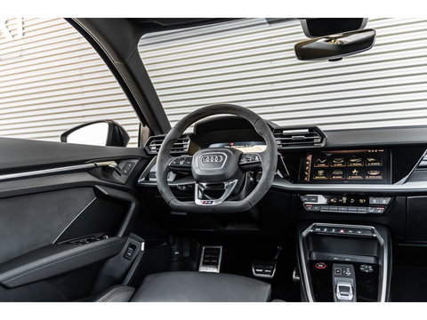 Audi RS3 2.5 TFSI RS 3 QUATTRO PANO KEYLESS CAMERA RS ZETELS