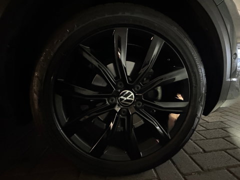 Volkswagen T-Roc 1.5 TSI R-Line Business+ Pano|IQ|Keyles|Cam