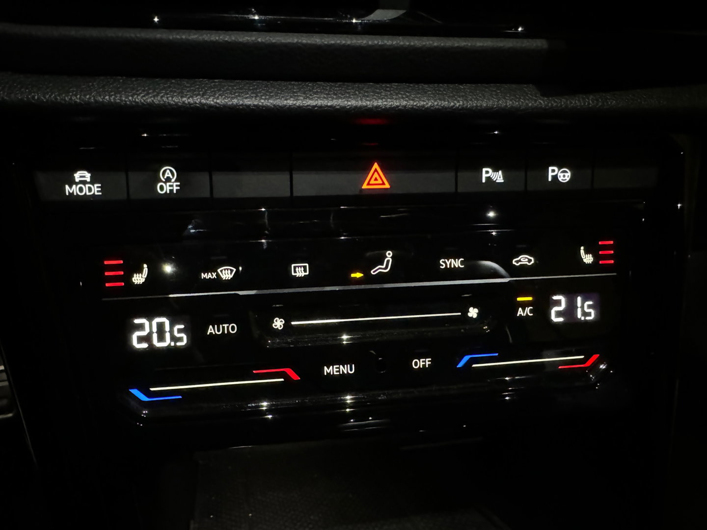 Volkswagen T-Roc 1.5 TSI R-Line Business+ Pano|IQ|Keyles|Cam