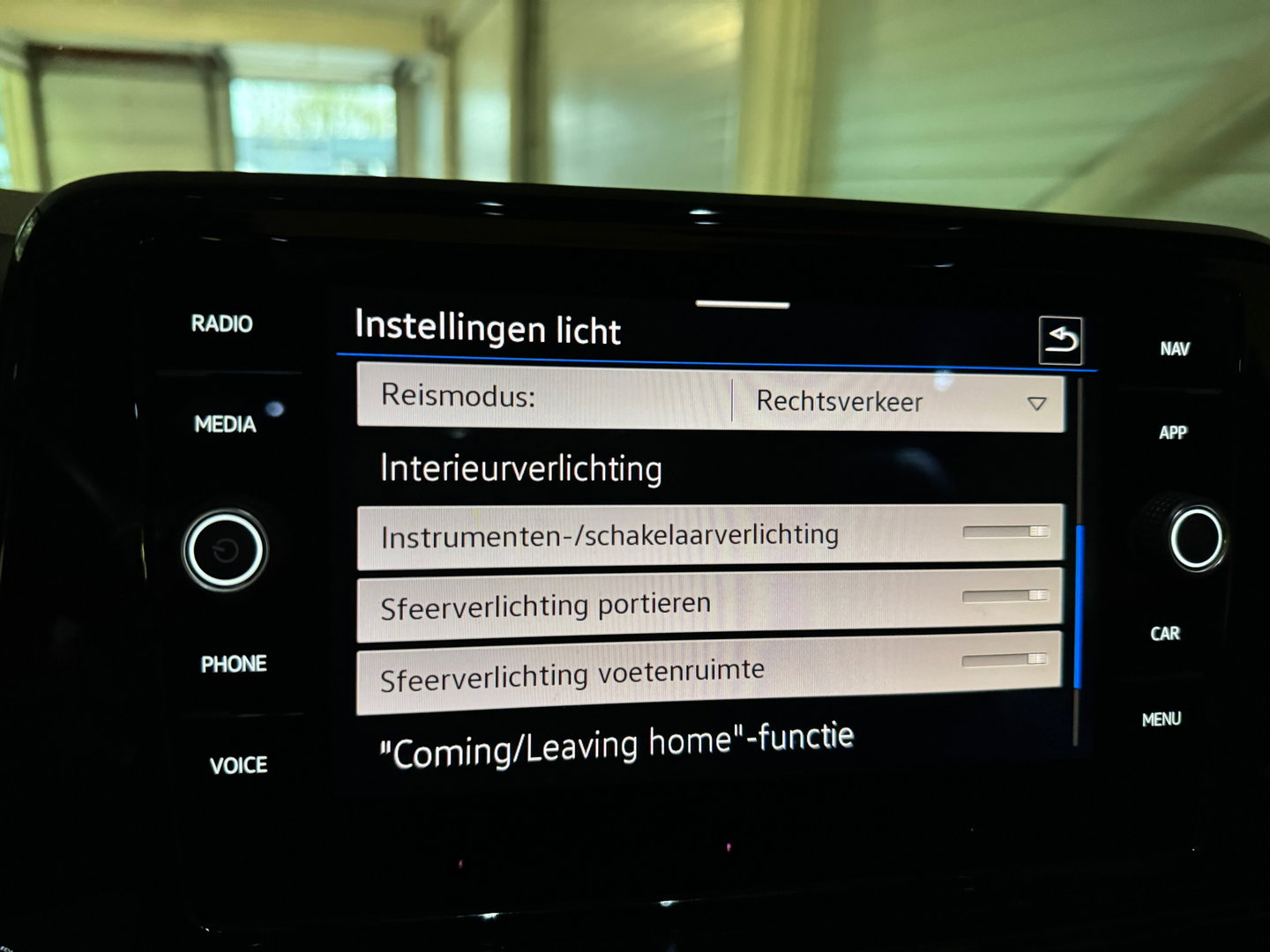 Volkswagen T-Roc 1.5 TSI R-Line Business+ Pano|IQ|Keyles|Cam