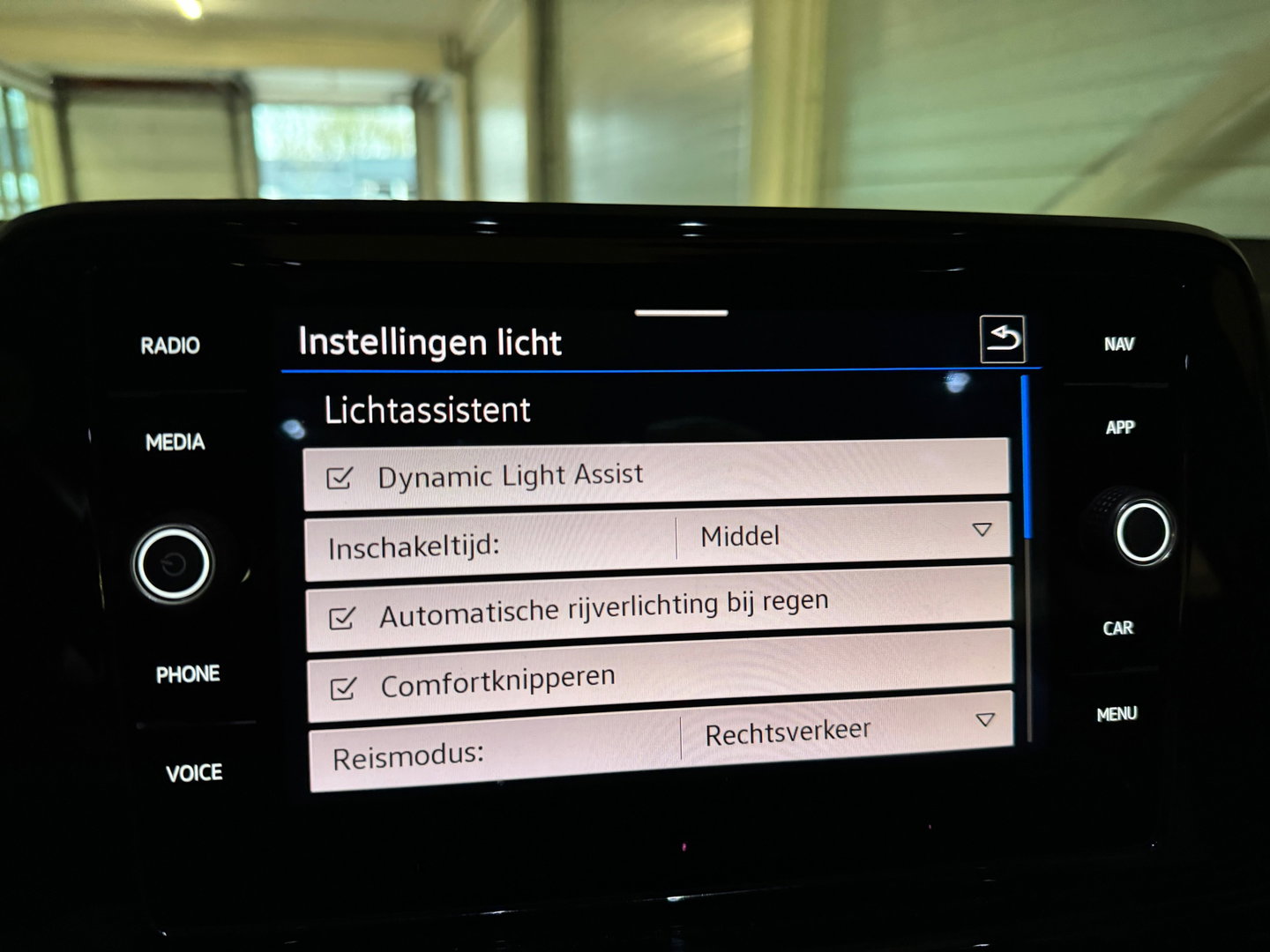 Volkswagen T-Roc 1.5 TSI R-Line Business+ Pano|IQ|Keyles|Cam