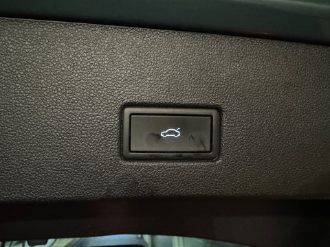 Volkswagen T-Roc 1.5 TSI R-Line Business+ Pano|IQ|Keyles|Cam