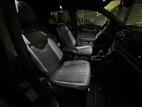 Volkswagen T-Roc 1.5 TSI R-Line Business+ Pano|IQ|Keyles|Cam