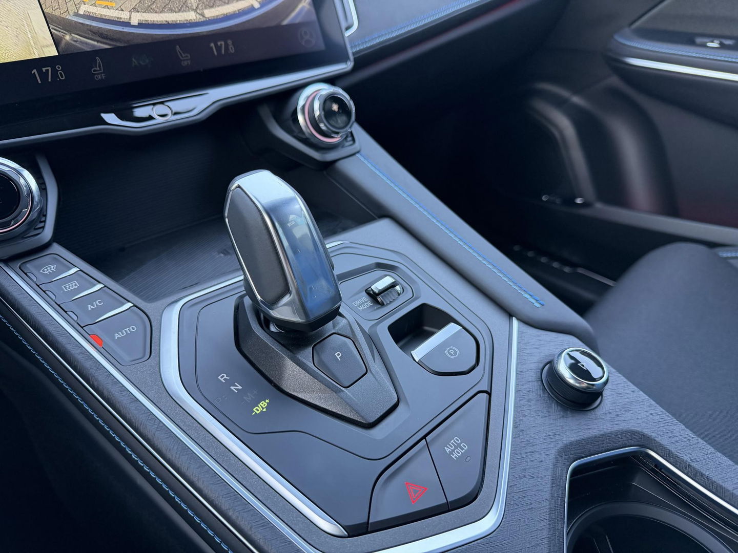 Lynk & Co 01 1.5 More pano l camera l stoel verwarming