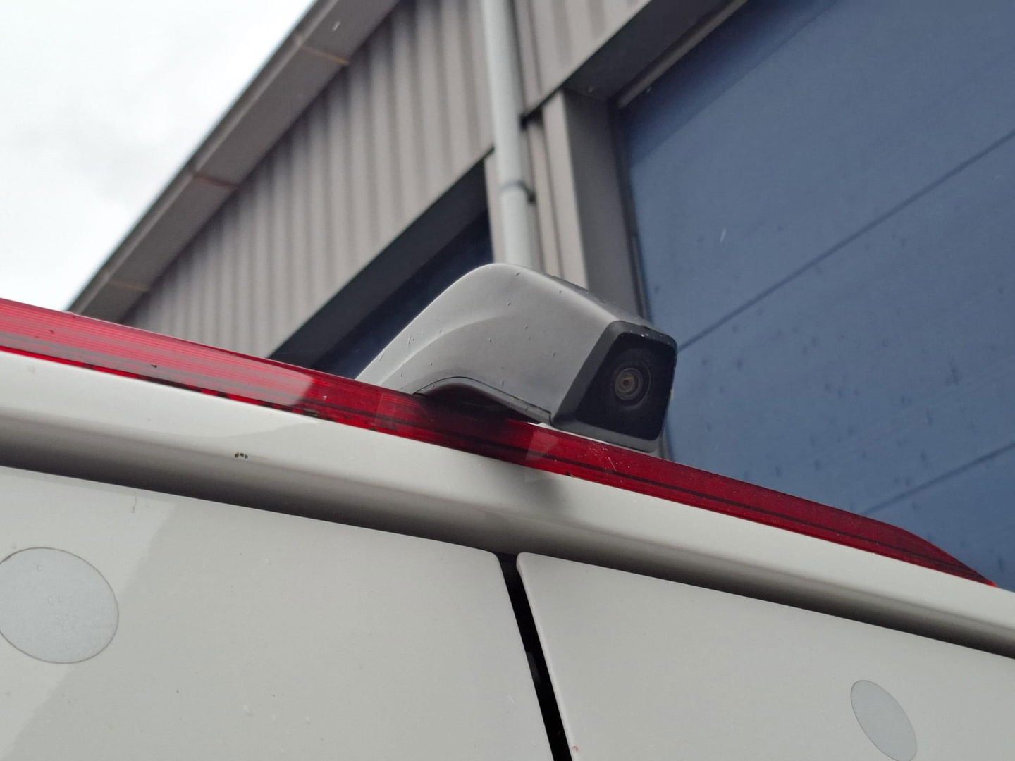 Volkswagen Crafter 35 2.0 TDI L3H3 Highline AUTOMAAT / STANDKACHEL / TREKHAAK / CARPLAY / NAVI