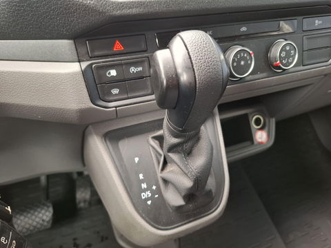 Volkswagen Crafter 35 2.0 TDI L3H3 Highline AUTOMAAT / STANDKACHEL / TREKHAAK / CARPLAY / NAVI