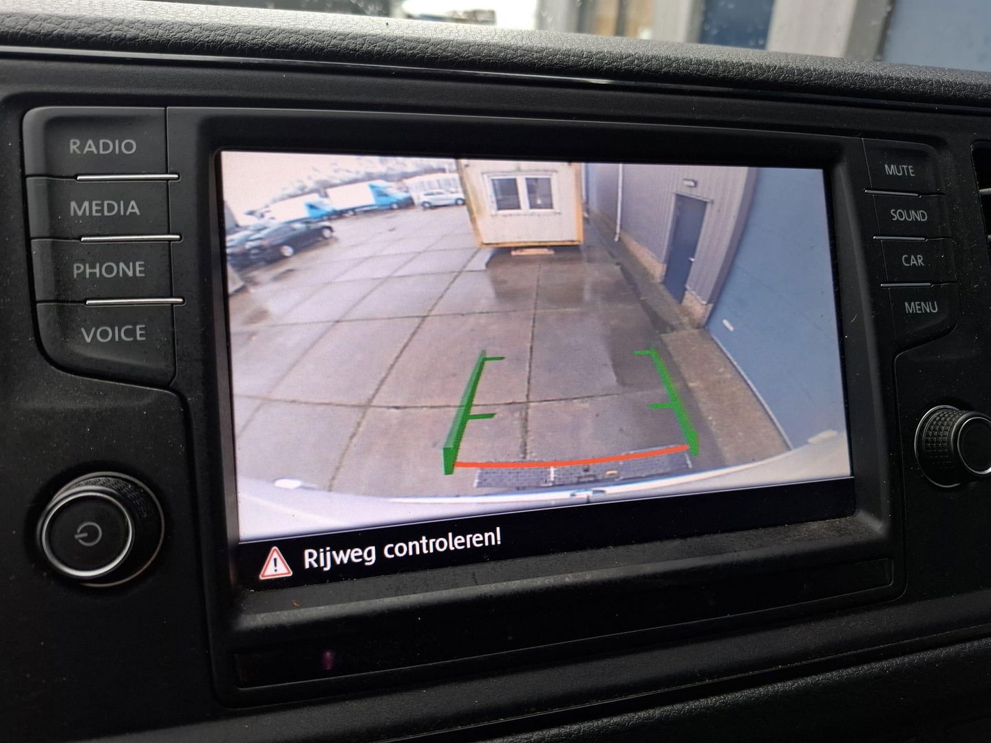 Volkswagen Crafter 35 2.0 TDI L3H3 Highline AUTOMAAT / STANDKACHEL / TREKHAAK / CARPLAY / NAVI