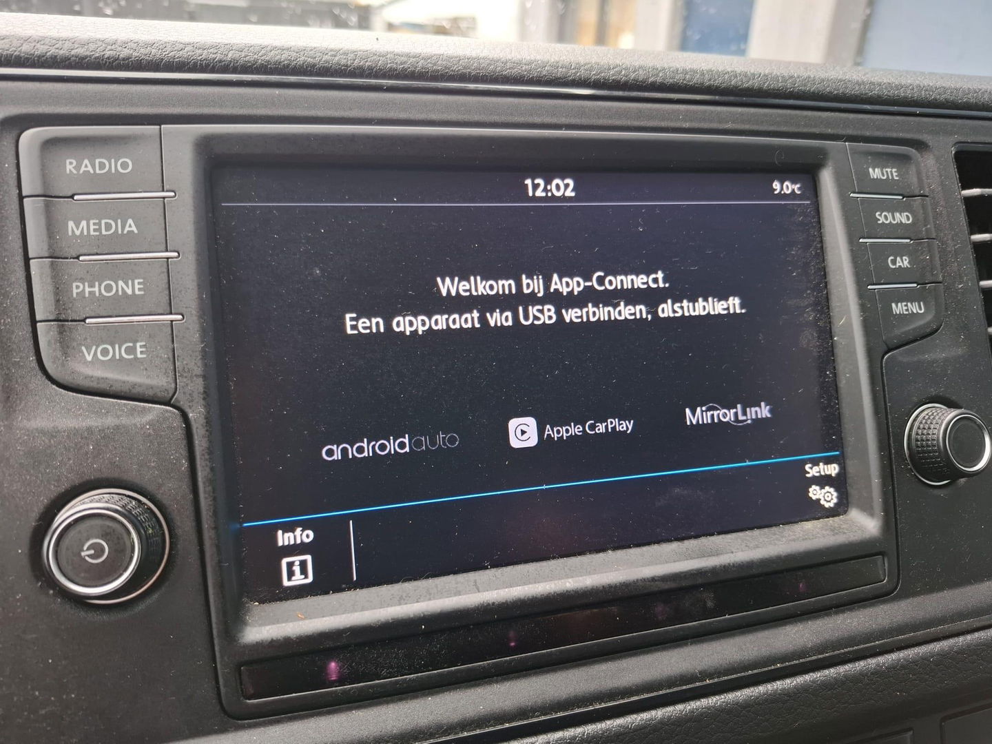 Volkswagen Crafter 35 2.0 TDI L3H3 Highline AUTOMAAT / STANDKACHEL / TREKHAAK / CARPLAY / NAVI