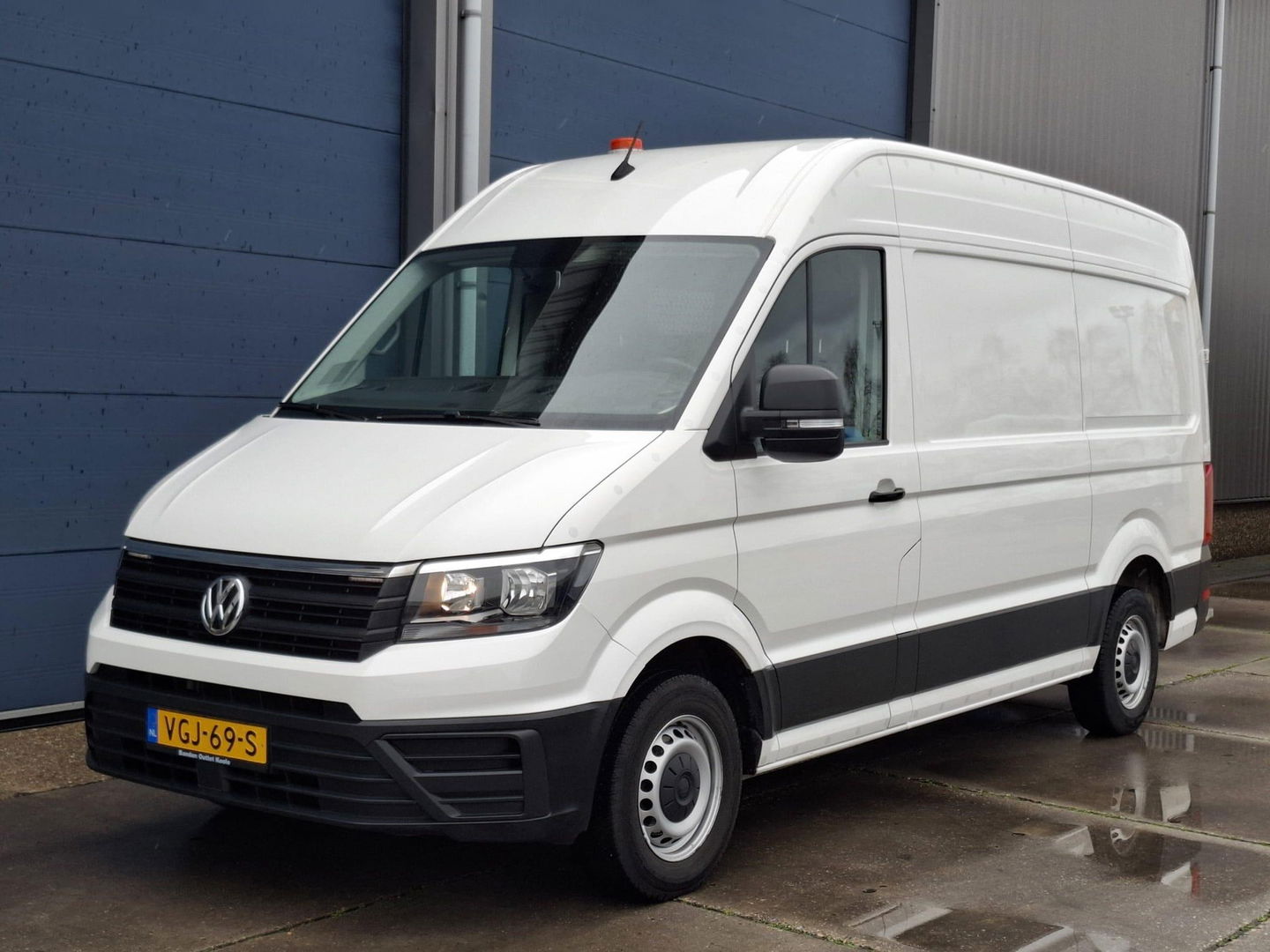 Volkswagen Crafter 35 2.0 TDI L3H3 Highline AUTOMAAT / STANDKACHEL / TREKHAAK / CARPLAY / NAVI