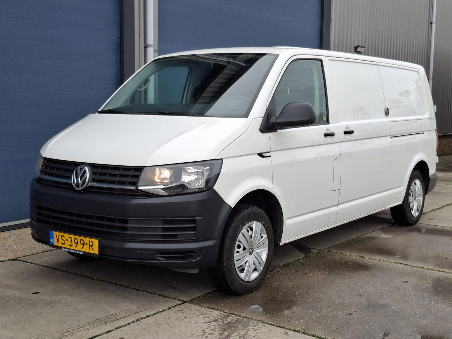 Volkswagen Transporter 2.0 TDI L2H1 Comfortline DUBBELE SCHUIFDEUR / TREKHAAK / EURO 6 / AIRCO / 3 ZITS