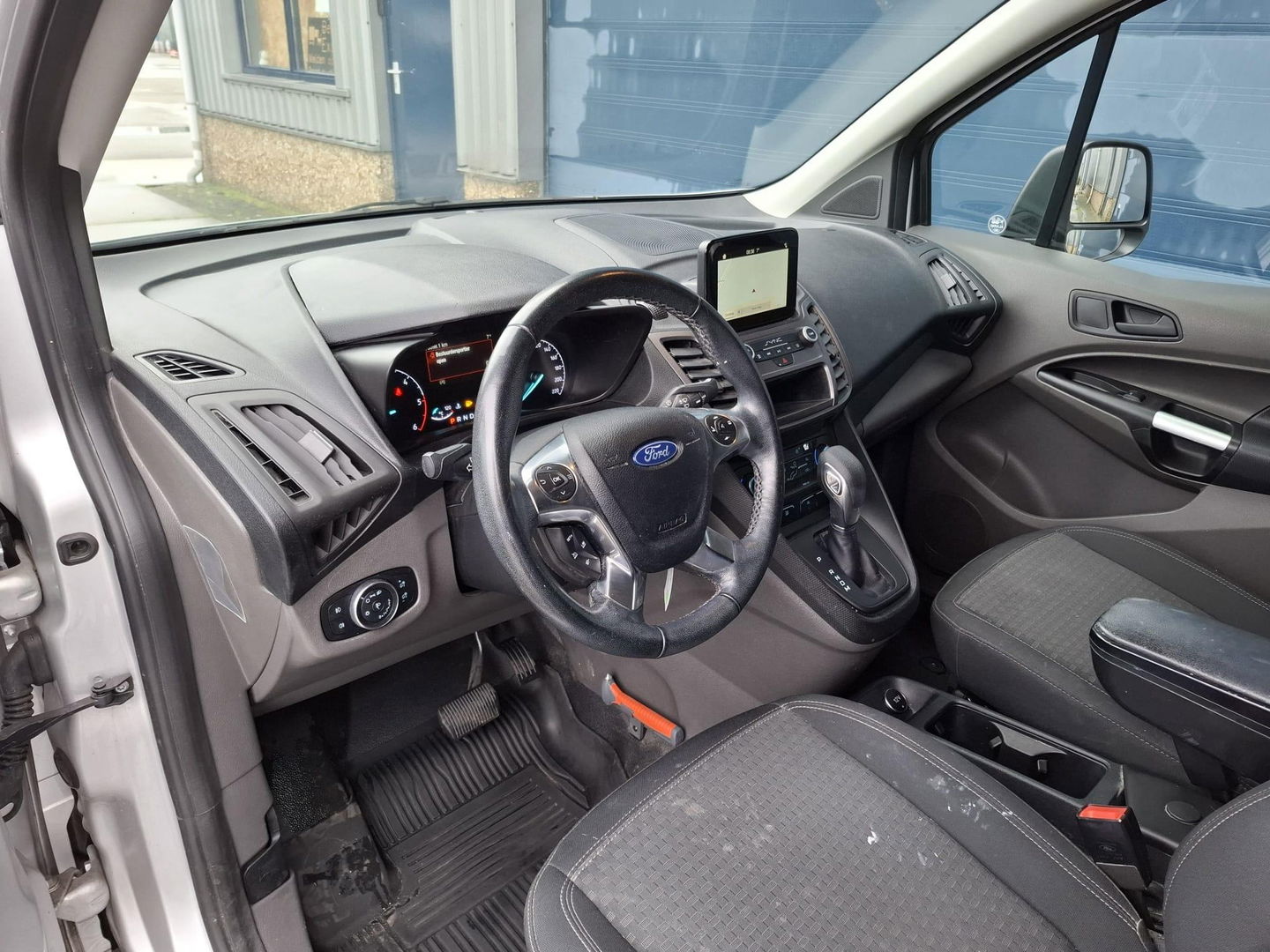 Ford Transit Connect 1.5 EcoBlue L2 Trend AUTOMAAT / CARPLAY / TREKHAAK / CRUISE CONTROLE / NAVI