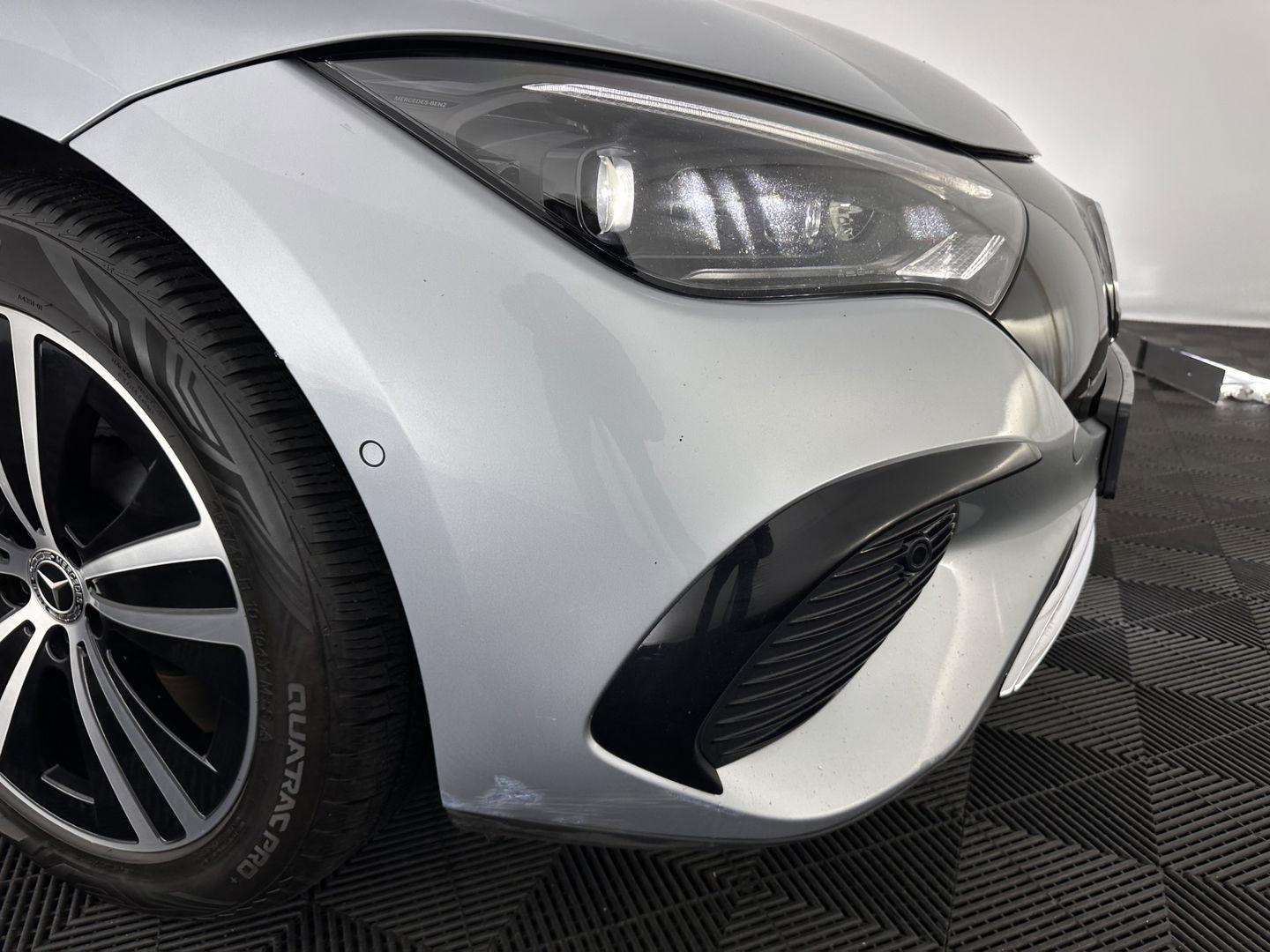 Mercedes-Benz EQE 300 Luxury Line 89 kWh [ 3-Fase-22kW ] {SOH-94%} (INCL-BTW) Aut. *PANO | FULL-LED | CRUISE | MEMORY-PACK | TOPVIEW | WIDESCREEN | BURMESTER | NAVI-FULLMAP | DAB | COMFORT-SEATS | ECC | SHIFTPADDLES | CAMERA | PDC | PRIVACYGLASS | ...