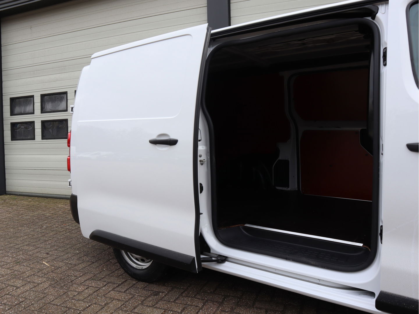 Toyota PROACE Electric Worker 75 kWh SoH 99,6 % - L3 XXL L+R Schuifdeur - Long Range