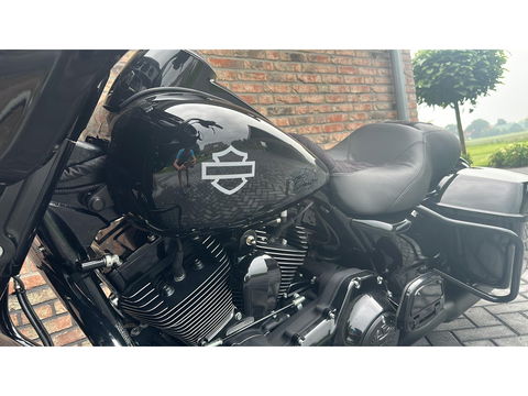 Harley Davidson 103 FLHX Street Glide Black Out Streetglide Special Paint CVO FLHTCU