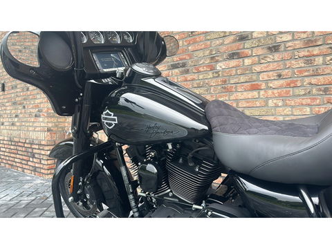 Harley Davidson 103 FLHX Street Glide Black Out Streetglide Special Paint CVO FLHTCU