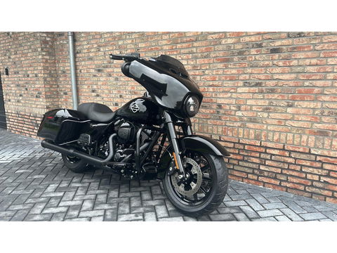 Harley Davidson 103 FLHX Street Glide Black Out Streetglide Special Paint CVO FLHTCU