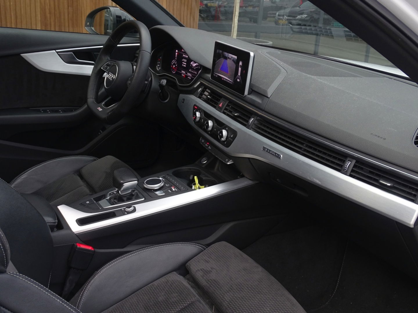 Audi A4 Avant 2.0 TFSI 252 pk Quattro / ProLine / S-Edition / panoramadak / LE