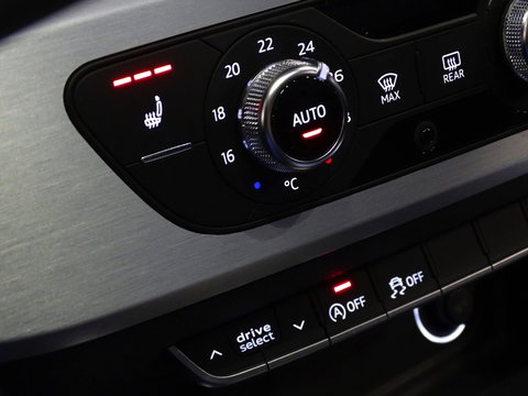 Audi A4 Avant 2.0 TFSI 252 pk Quattro / ProLine / S-Edition / panoramadak / LE