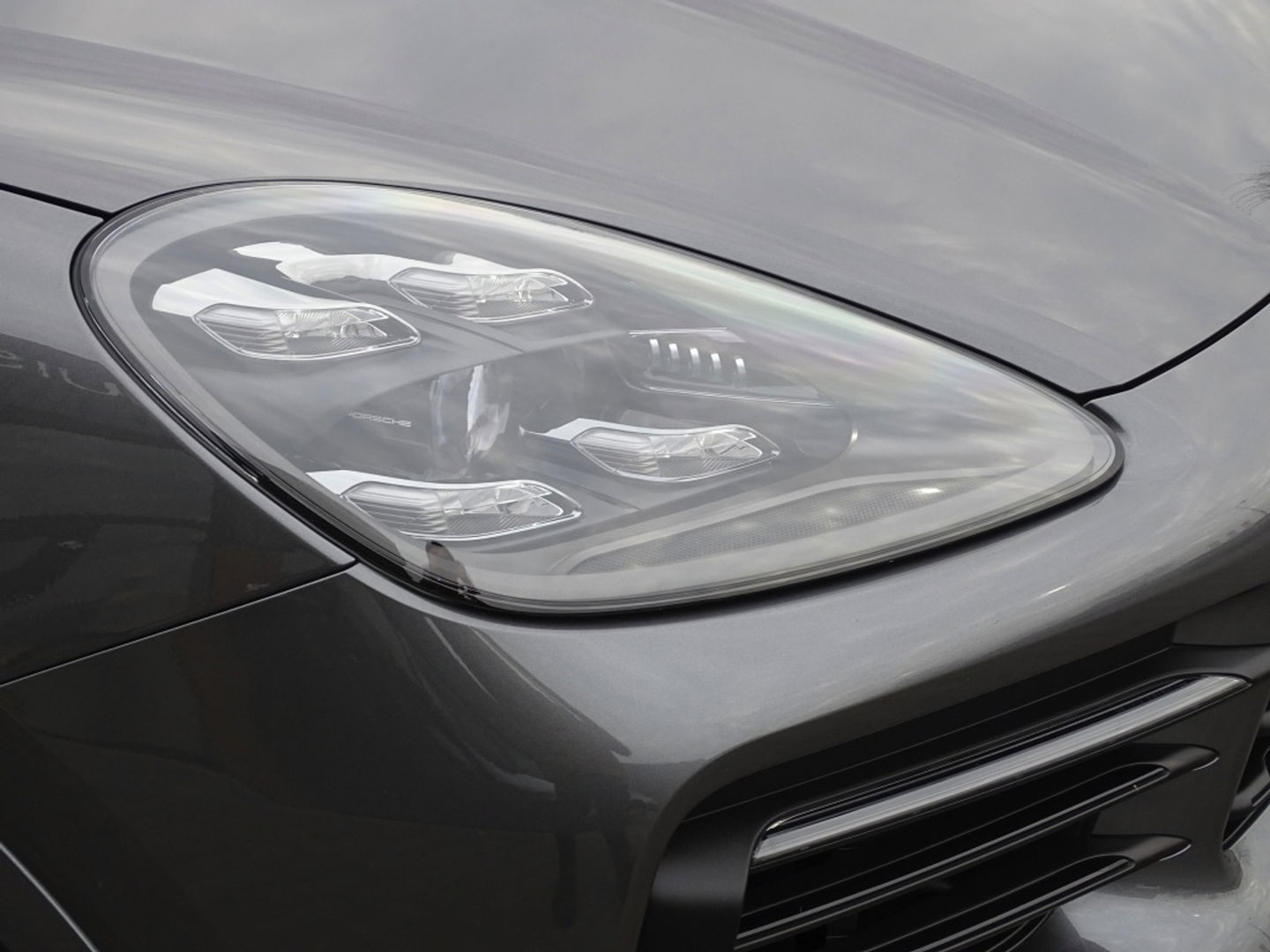 Porsche Cayenne 3.0 E-Hybrid 462PK / Platinum Edit. / 2022 / 360°