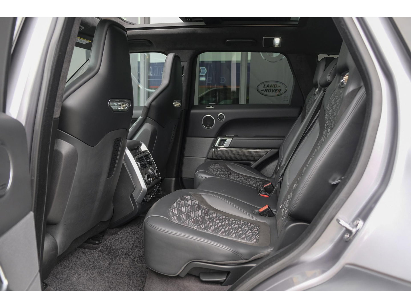 Land Rover Range Rover Sport P575 SVR 575pk Panoramadak *BTW* Carbon pakket Head-up Softclose 24" LMV Vossen