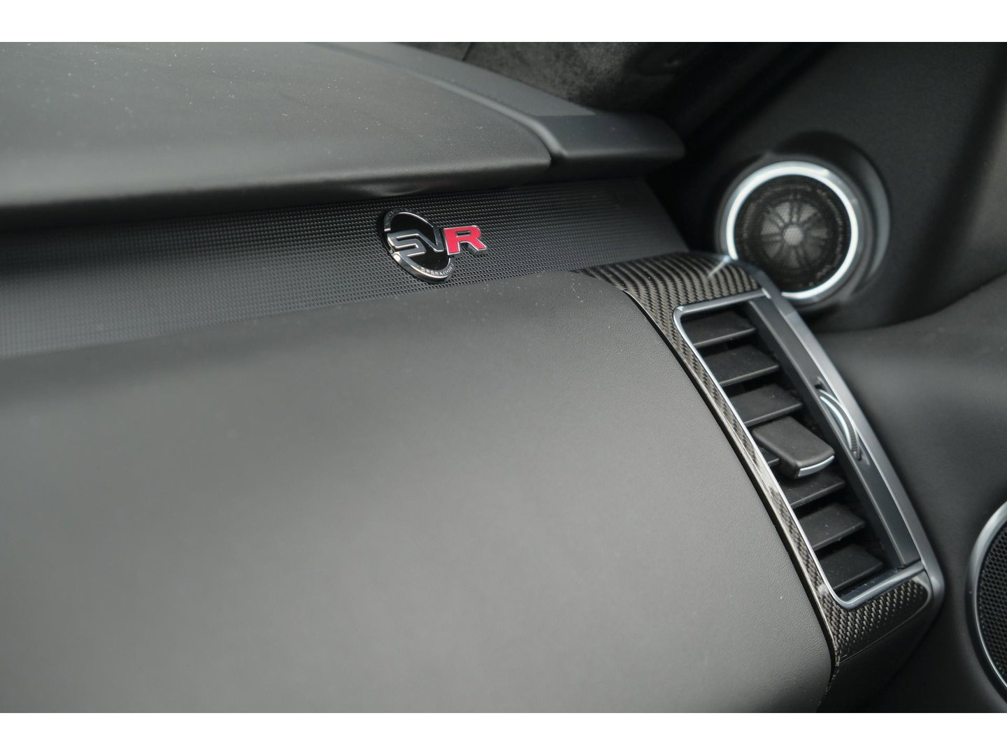 Land Rover Range Rover Sport P575 SVR 575pk Panoramadak *BTW* Carbon pakket Head-up Softclose 24" LMV Vossen