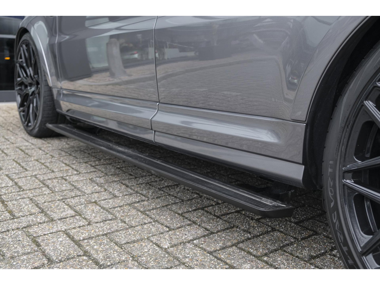 Land Rover Range Rover Sport P575 SVR 575pk Panoramadak *BTW* Carbon pakket Head-up Softclose 24" LMV Vossen