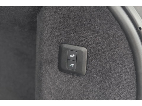 Land Rover Range Rover Sport P575 SVR 575pk Panoramadak *BTW* Head-up Alcantara Schaalstoelen 22" LMV