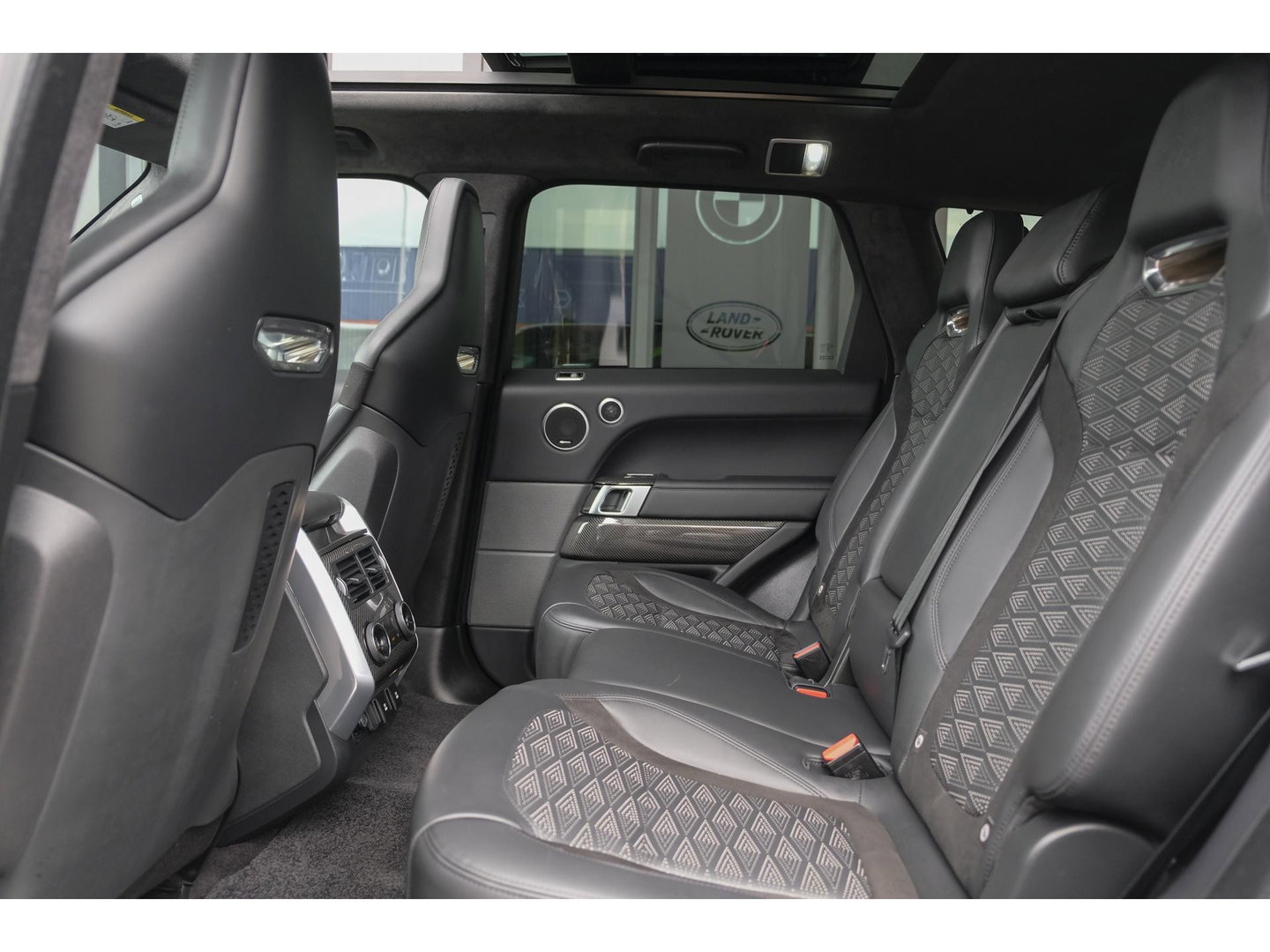 Land Rover Range Rover Sport P575 SVR 575pk Panoramadak *BTW* Head-up Alcantara Schaalstoelen 22" LMV
