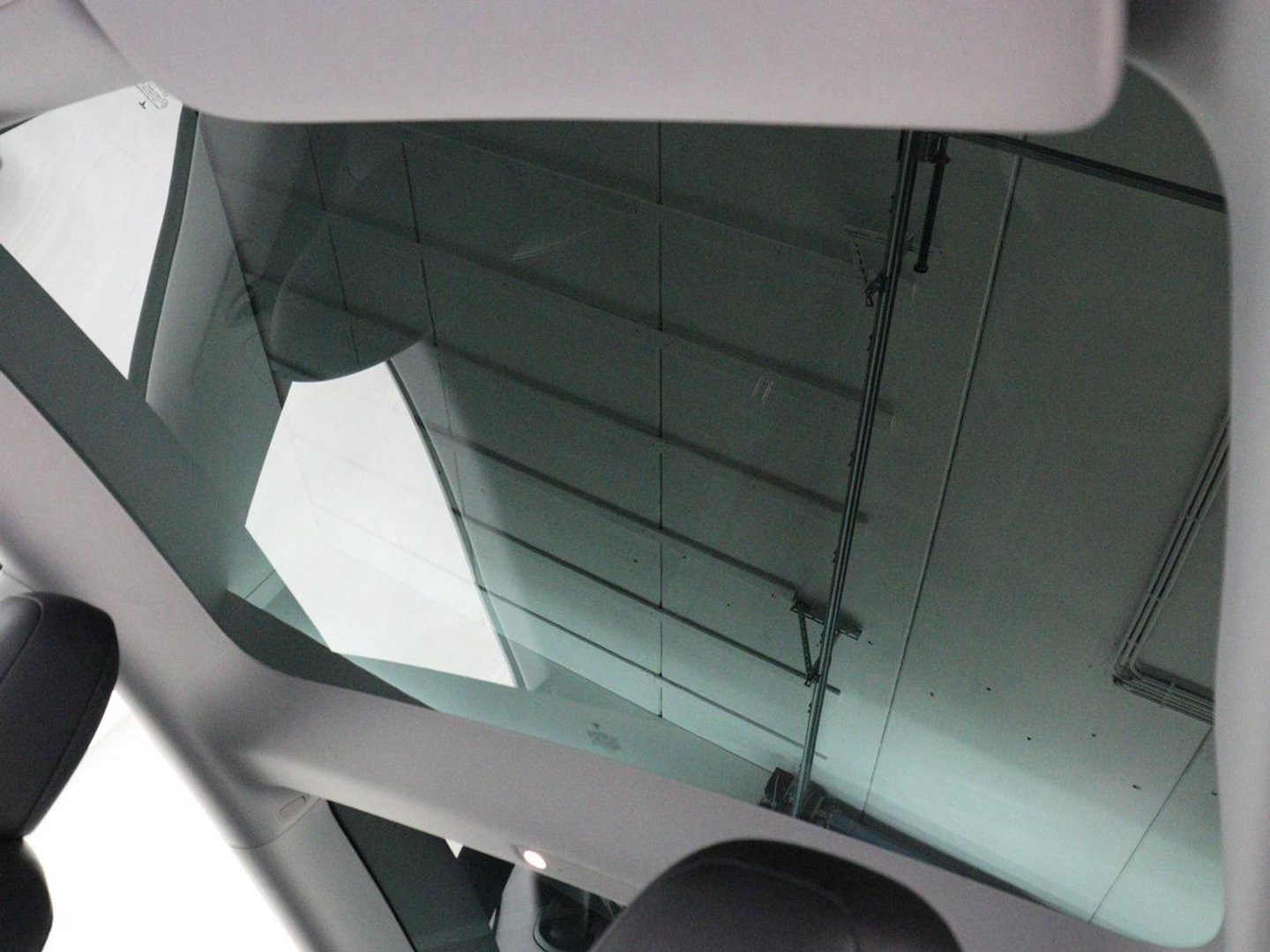 Tesla Model 3 Long Range AWD 75 kWh | Panoramadak | Autopilot | Achterbankverwarming | Leder | Camera | Keyless | Full LED | Navigatie | Stoelverwarming