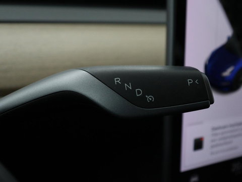 Tesla Model 3 Long Range AWD 75 kWh | Panoramadak | Autopilot | Achterbankverwarming | Leder | Camera | Keyless | Full LED | Navigatie | Stoelverwarming