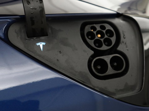 Tesla Model 3 Long Range AWD 75 kWh | Panoramadak | Autopilot | Achterbankverwarming | Leder | Camera | Keyless | Full LED | Navigatie | Stoelverwarming