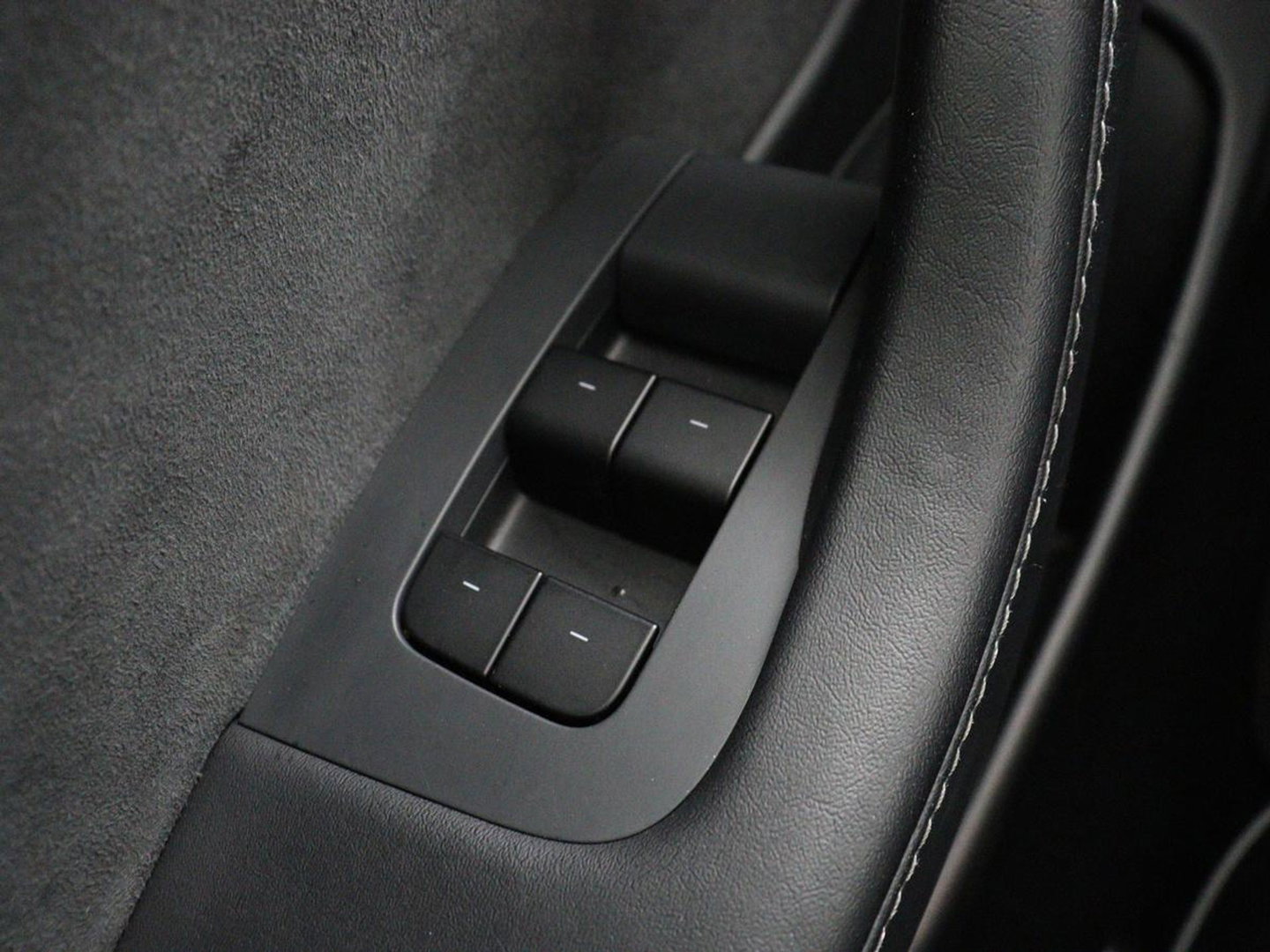 Tesla Model 3 Long Range AWD 75 kWh | Panoramadak | Autopilot | Achterbankverwarming | Leder | Camera | Keyless | Full LED | Navigatie | Stoelverwarming