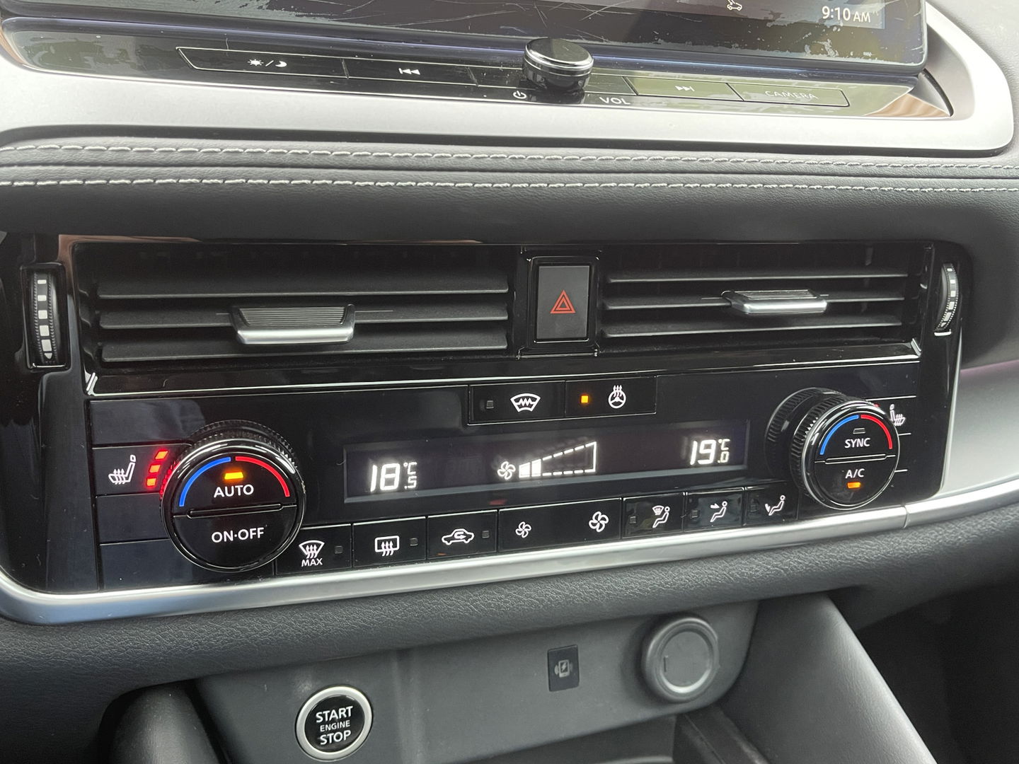 Nissan QASHQAI 1.3 MHEV Xtronic N-Connecta | 3D Camera | Head-Up Display | Apple Carplay | Android Auto | Dodehoeksensor | Adaptieve Cruise Control | Lane Assist | Stuurwielverwarming | DAB+ |