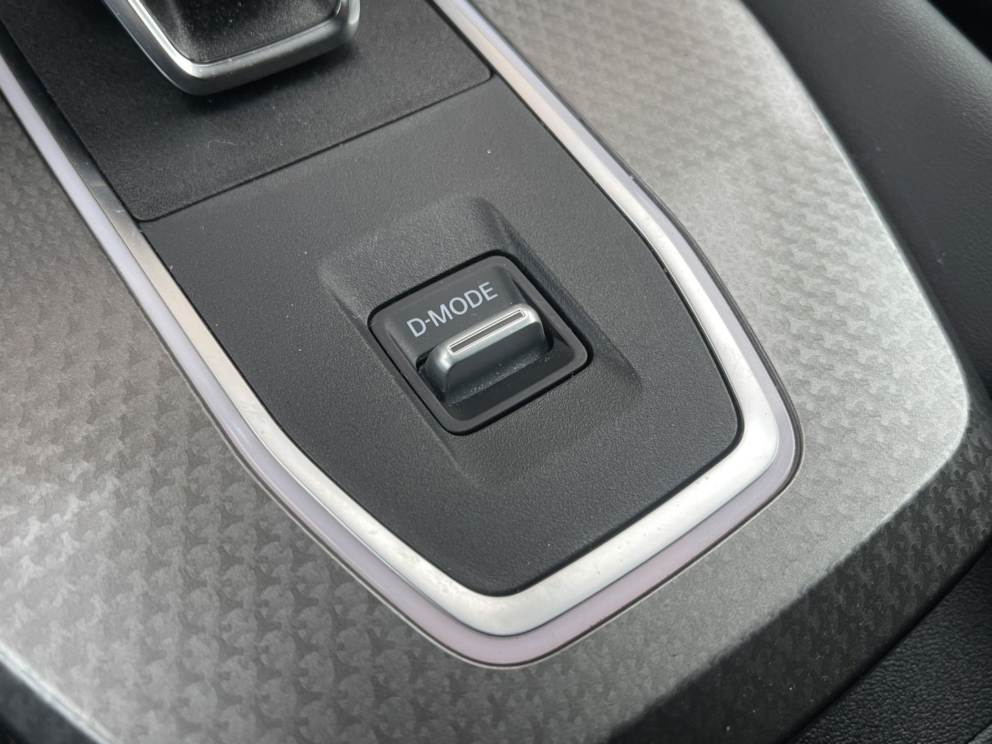 Nissan QASHQAI 1.3 MHEV Xtronic N-Connecta | 3D Camera | Head-Up Display | Apple Carplay | Android Auto | Dodehoeksensor | Adaptieve Cruise Control | Lane Assist | Stuurwielverwarming | DAB+ |