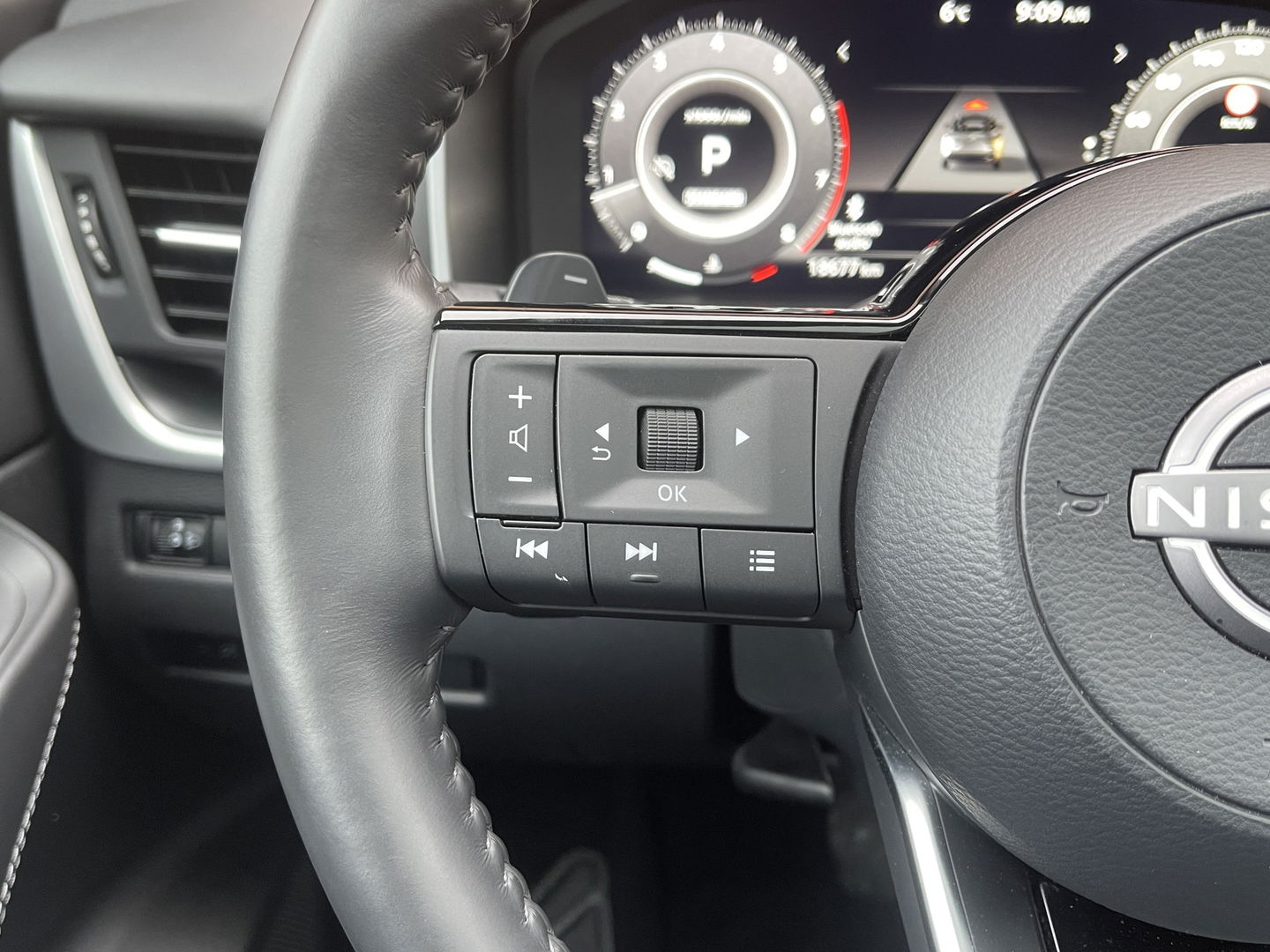 Nissan QASHQAI 1.3 MHEV Xtronic N-Connecta | 3D Camera | Head-Up Display | Apple Carplay | Android Auto | Dodehoeksensor | Adaptieve Cruise Control | Lane Assist | Stuurwielverwarming | DAB+ |