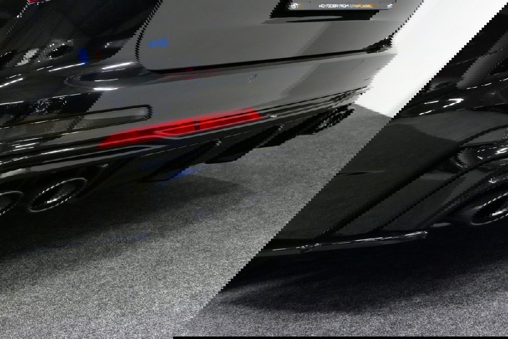 Audi A6 Avant 55 TFSI e quattro Competition / S Line / RS6 look Diffuser / Maxton Design Bodykit V.2 / HD Matrix LED-koplampen / Ambienteverlichting / Stuurwiel- & stoelverwarming / 21'' LMV / Apple Carplay - Android Auto / Trekhaak (zwenkbaar) / Elektr. bedienba