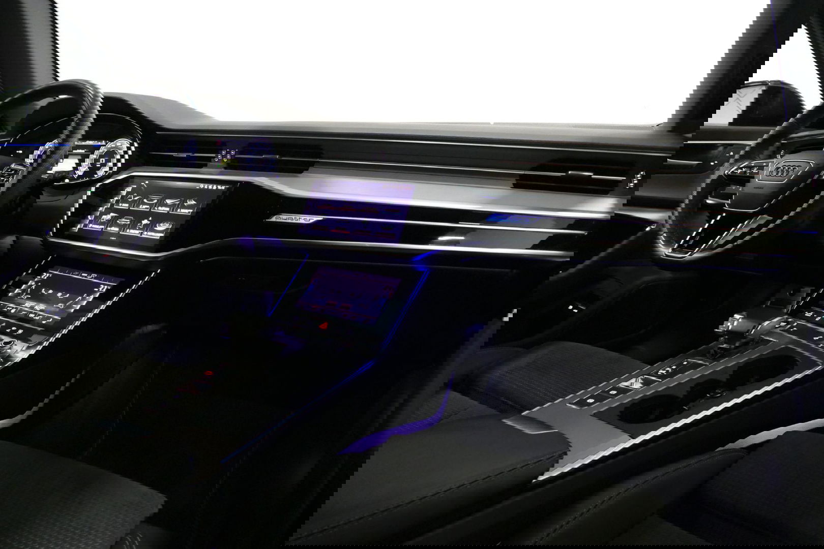 Audi A6 Avant 55 TFSI e quattro Competition / S Line / RS6 look Diffuser / Maxton Design Bodykit V.2 / HD Matrix LED-koplampen / Ambienteverlichting / Stuurwiel- & stoelverwarming / 21'' LMV / Apple Carplay - Android Auto / Trekhaak (zwenkbaar) / Elektr. bedienba