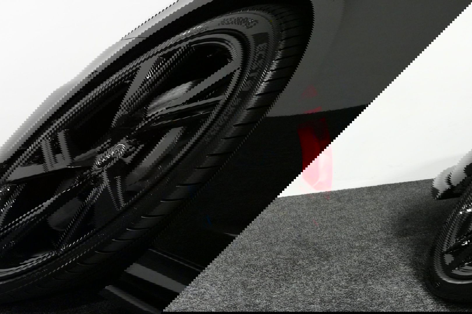 Audi A6 Avant 55 TFSI e quattro Competition / S Line / RS6 look Diffuser / Maxton Design Bodykit V.2 / HD Matrix LED-koplampen / Ambienteverlichting / Stuurwiel- & stoelverwarming / 21'' LMV / Apple Carplay - Android Auto / Trekhaak (zwenkbaar) / Elektr. bedienba