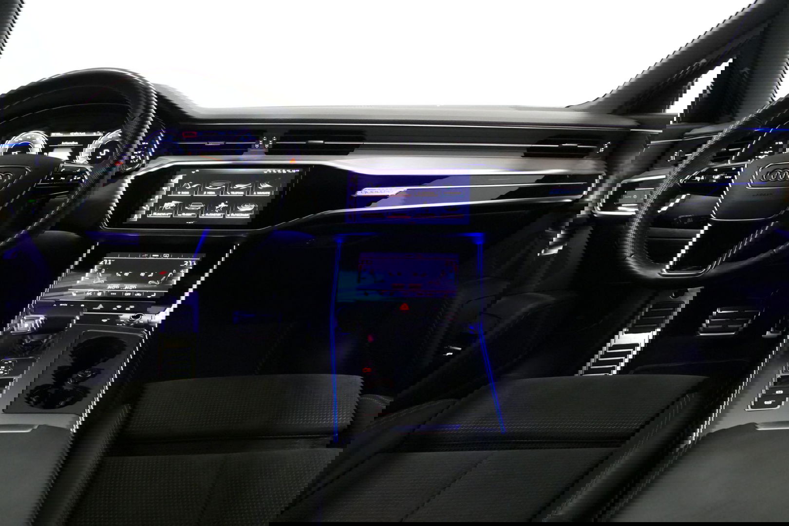 Audi A6 Avant 55 TFSI e quattro Competition / S Line / RS6 look Diffuser / Maxton Design Bodykit V.2 / HD Matrix LED-koplampen / Ambienteverlichting / Stuurwiel- & stoelverwarming / 21'' LMV / Apple Carplay - Android Auto / Trekhaak (zwenkbaar) / Elektr. bedienba