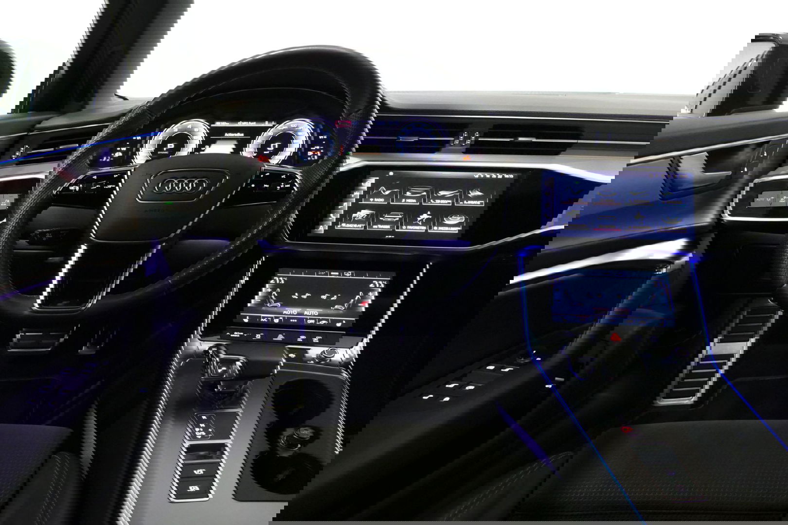 Audi A6 Avant 55 TFSI e quattro Competition / S Line / RS6 look Diffuser / Maxton Design Bodykit V.2 / HD Matrix LED-koplampen / Ambienteverlichting / Stuurwiel- & stoelverwarming / 21'' LMV / Apple Carplay - Android Auto / Trekhaak (zwenkbaar) / Elektr. bedienba