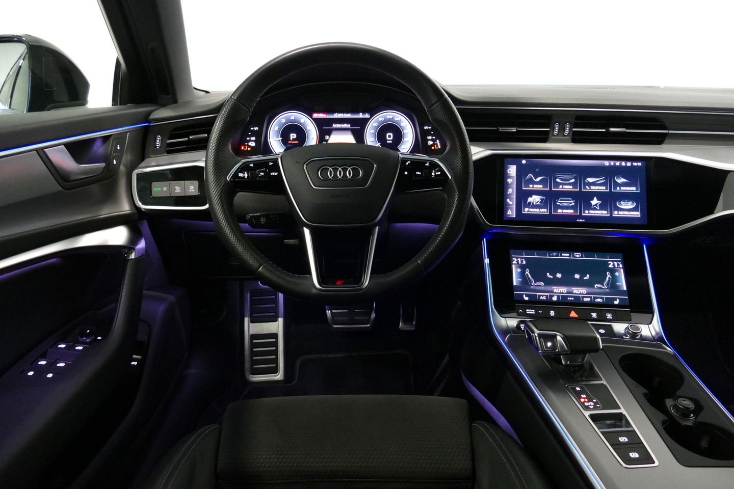 Audi A6 Avant 55 TFSI e quattro Competition / S Line / RS6 look Diffuser / Maxton Design Bodykit V.2 / HD Matrix LED-koplampen / Ambienteverlichting / Stuurwiel- & stoelverwarming / 21'' LMV / Apple Carplay - Android Auto / Trekhaak (zwenkbaar) / Elektr. bedienba