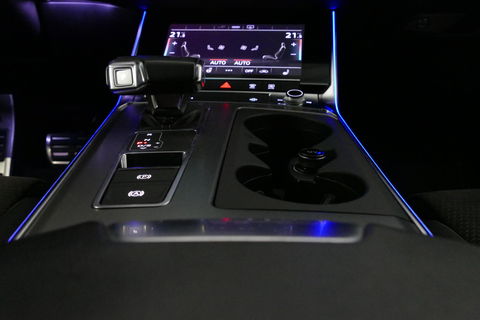 Audi A6 Avant 55 TFSI e quattro Competition / S Line / RS6 look Diffuser / Maxton Design Bodykit V.2 / HD Matrix LED-koplampen / Ambienteverlichting / Stuurwiel- & stoelverwarming / 21'' LMV / Apple Carplay - Android Auto / Trekhaak (zwenkbaar) / Elektr. bedienba